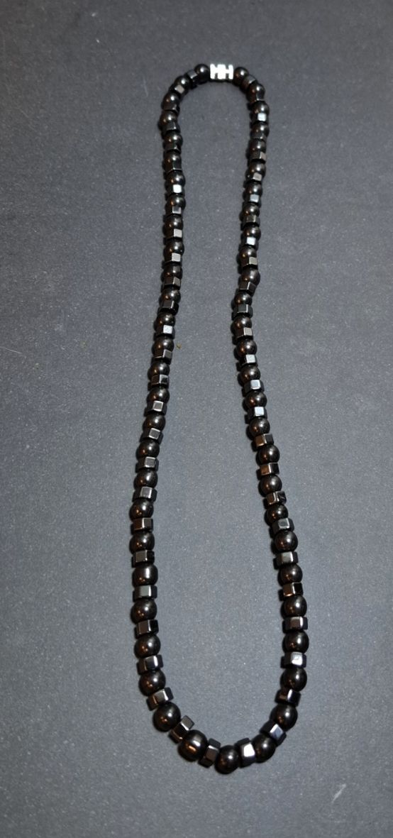 Magnetisk Hematit  Halsband  - Kantig och rund pärlor - 2