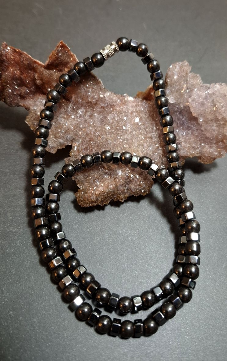 Magnetisk Hematit  Halsband  - Kantig och rund pärlor
