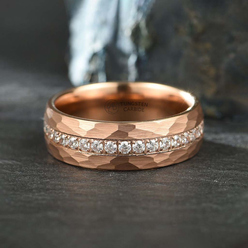 Alliansring Hamrad Roséguld Lyxery display förlovningsring vigselring AAA CZ Diamanter