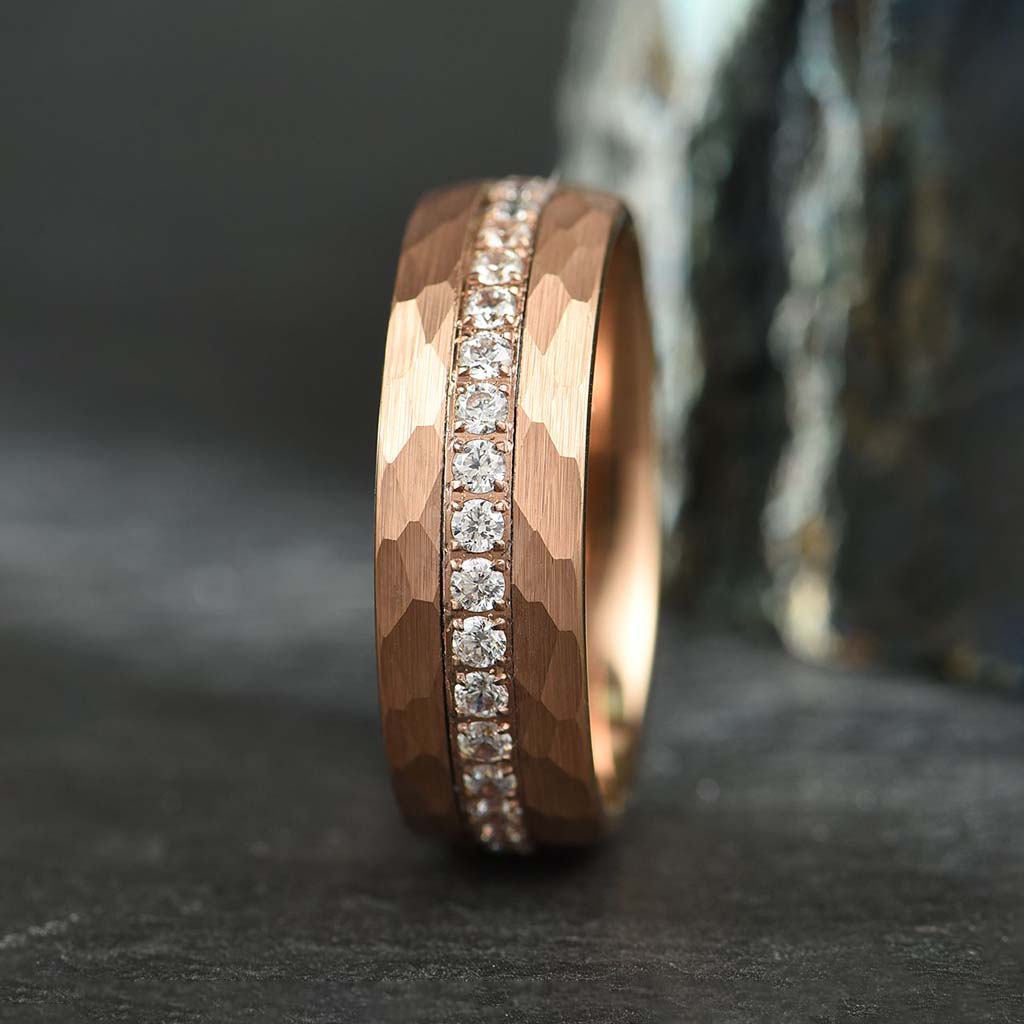 Alliansring Hamrad Roséguld Lyxery förlovningsring med eternity AAA cubic zirconia diamanter