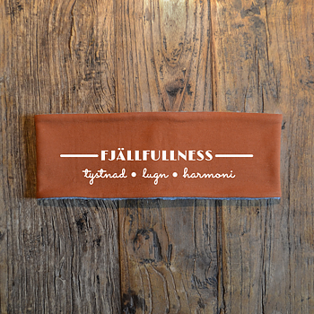 Pannband (terracotta) - "Fjällfullness" Quote