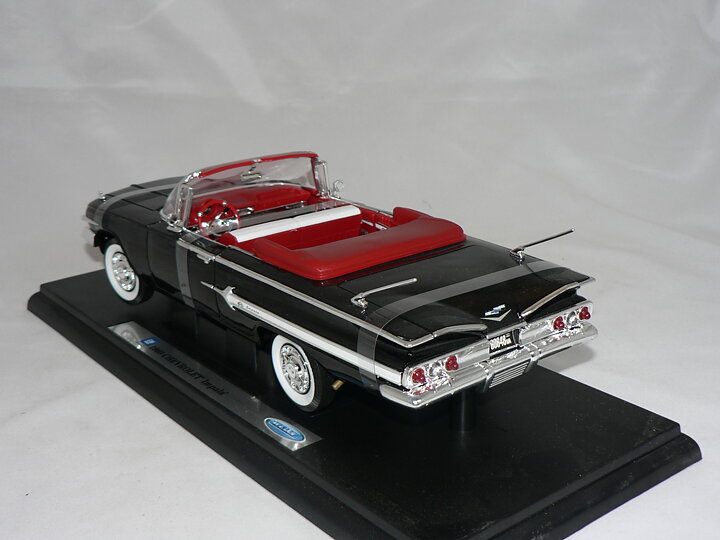 Chevrolet Impala  1960  1:18  Welly
