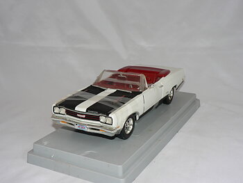 Plymouth GTX -1969  1:18 Ertl
