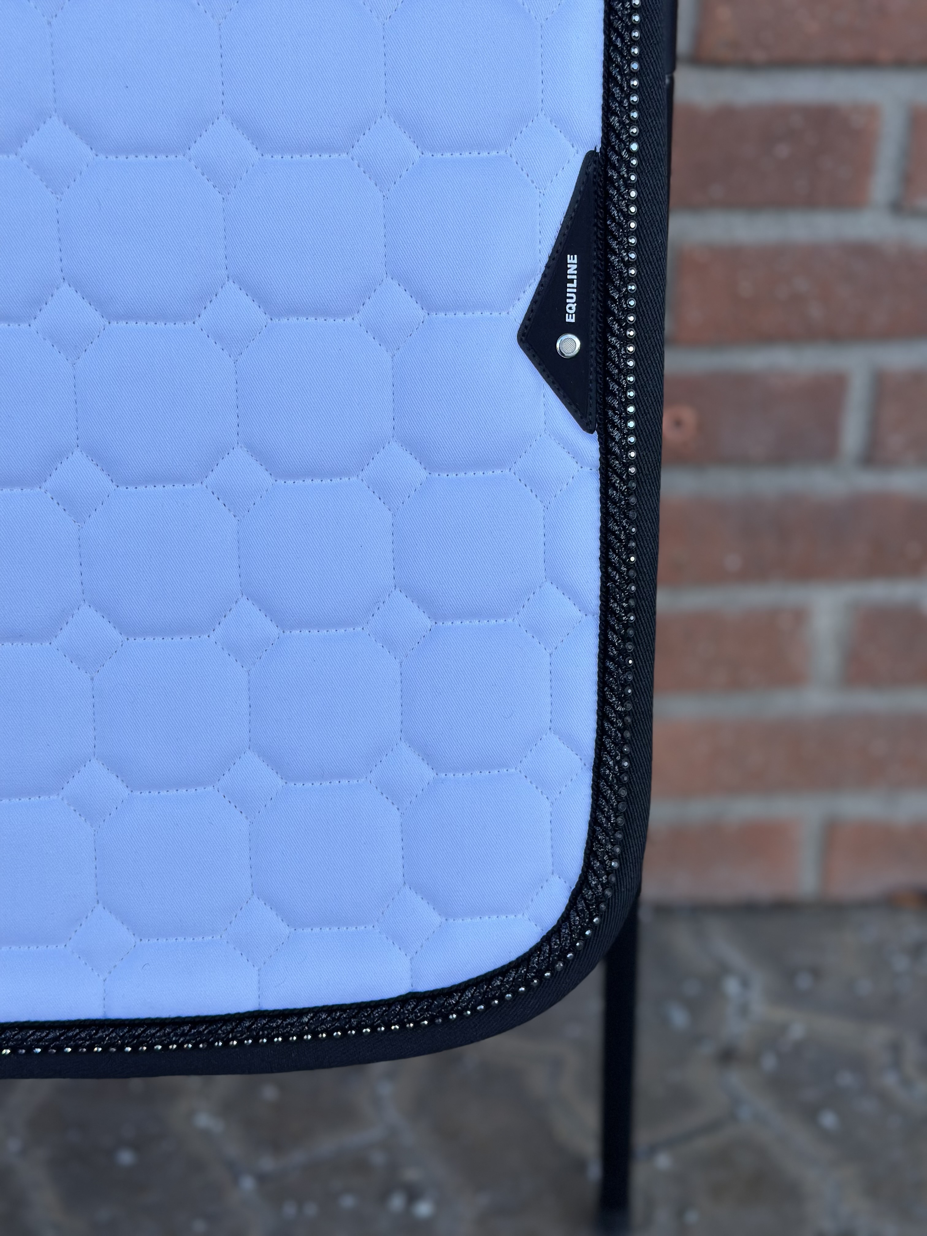 Equiline Octagon kb,  bling, 1 fläta, vitt m svart  - 3