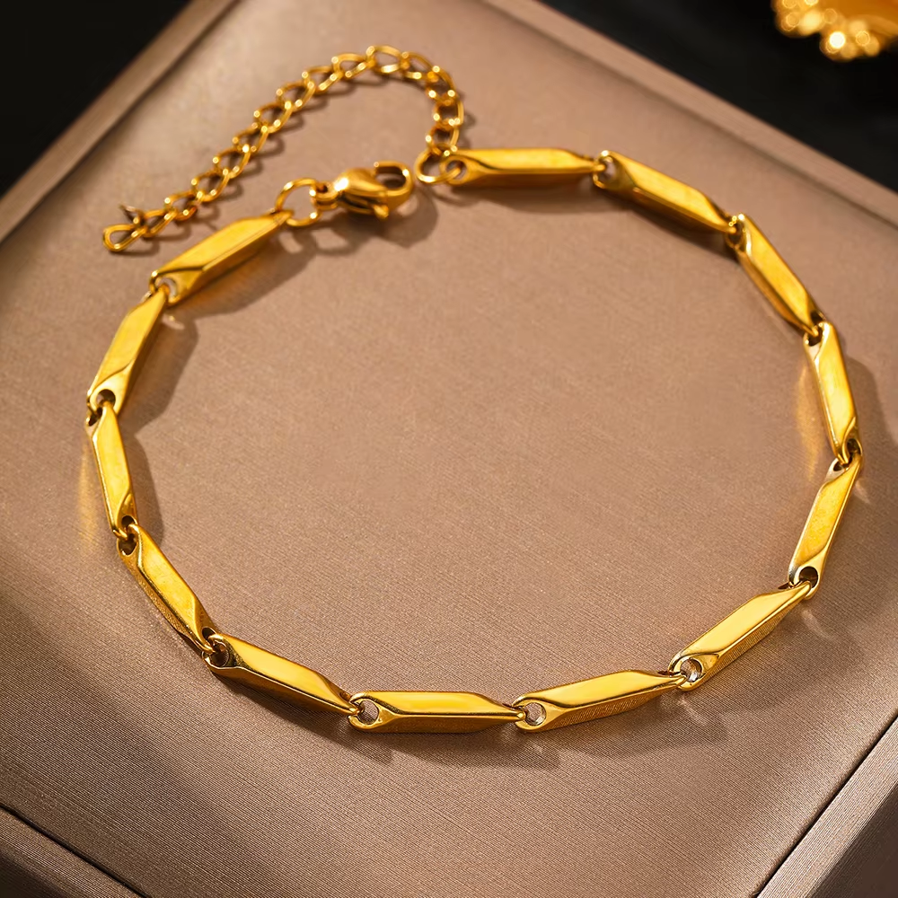 Armband "Rhombic" i rostfritt stål med 18K Gulplätering