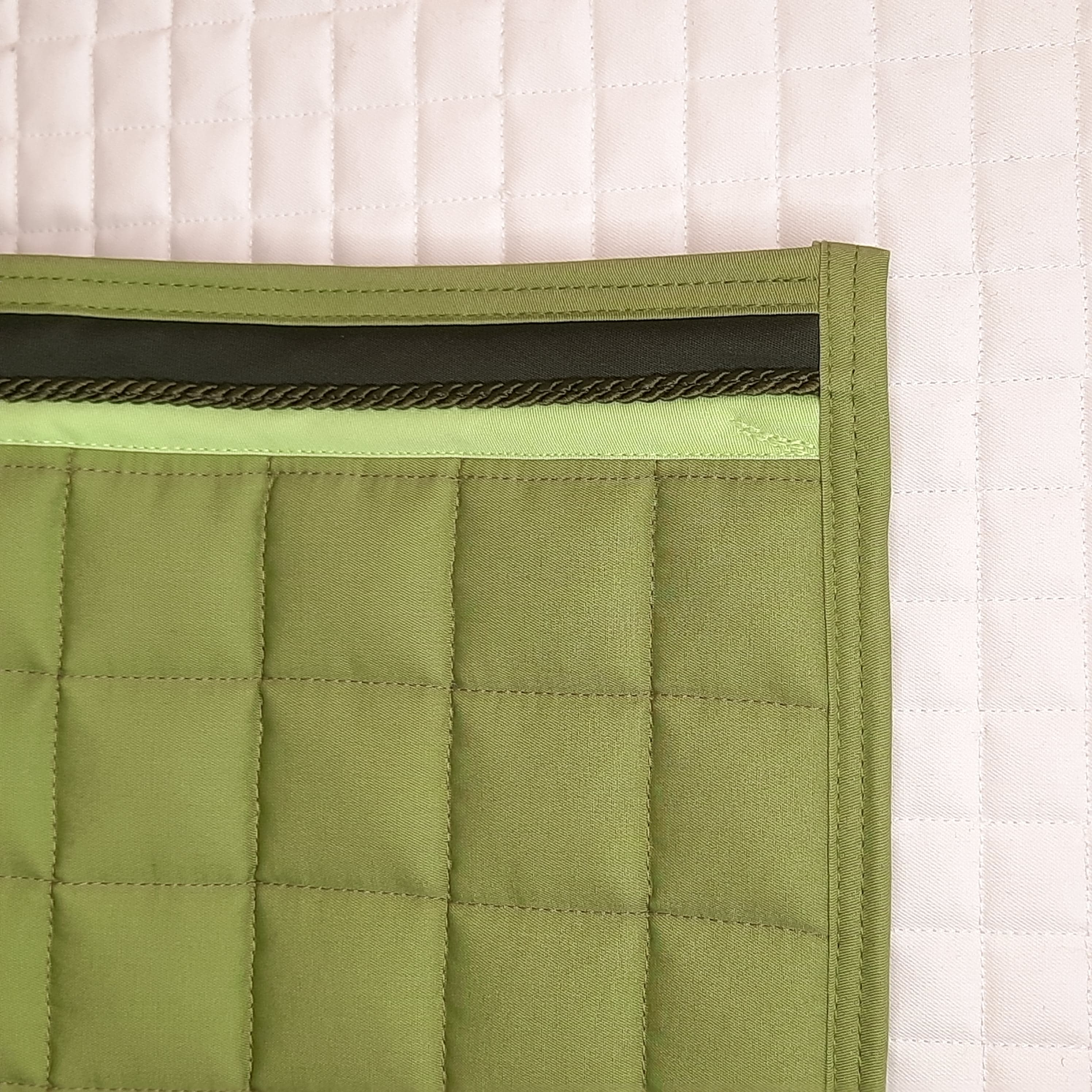 Dressyrschabrak Pikant 16" D3, äpple/grön - 2