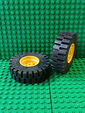 LEGO 20 x 30 Tire with 4266 rims 4pcs (käytetty)