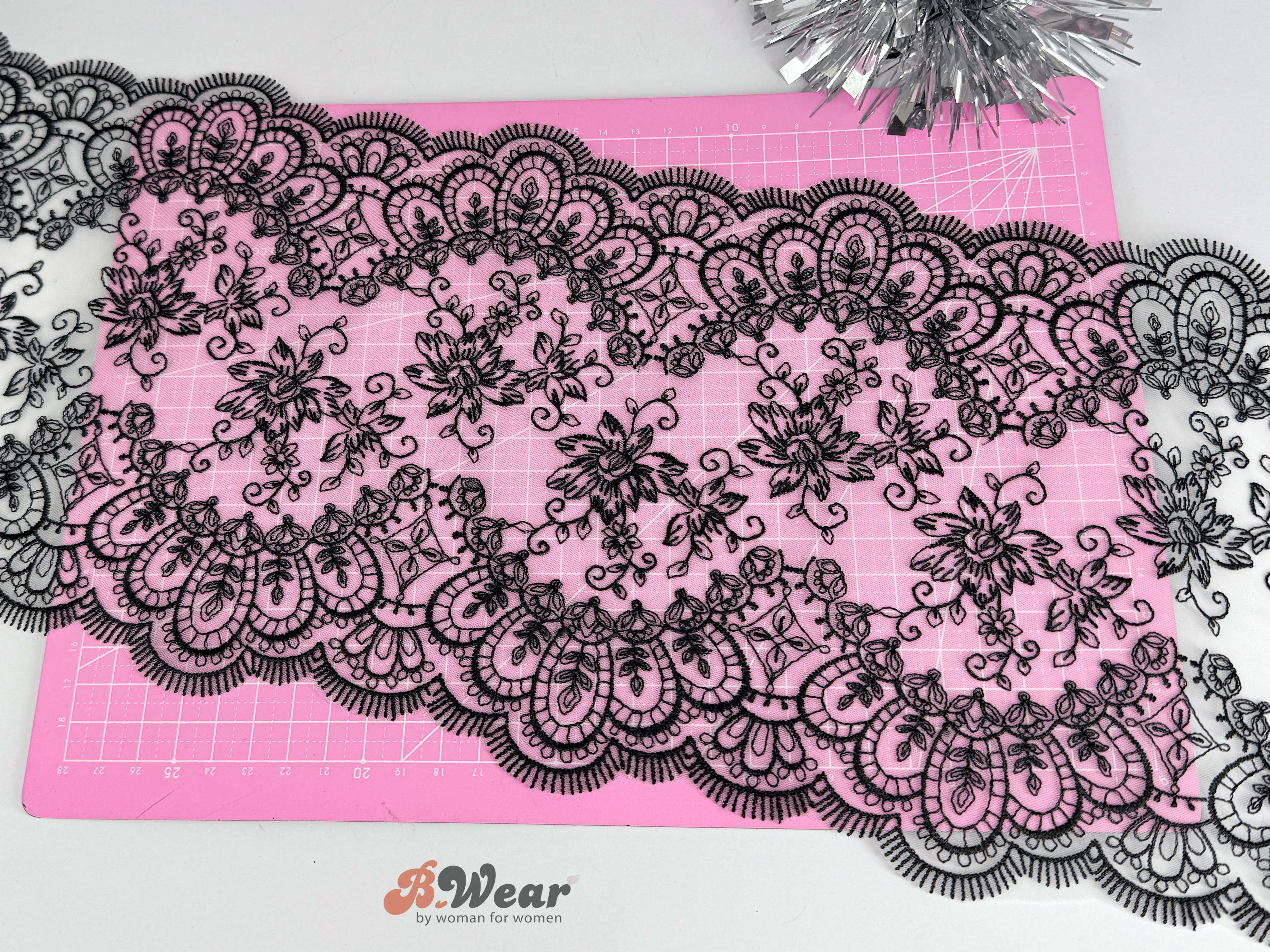 Beautiful Black non-stretch lace in tulle - 21 cm