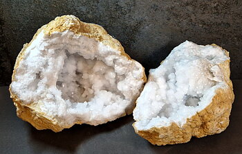 Bergkristall Kvarts Geode i två delar - ca 30cm