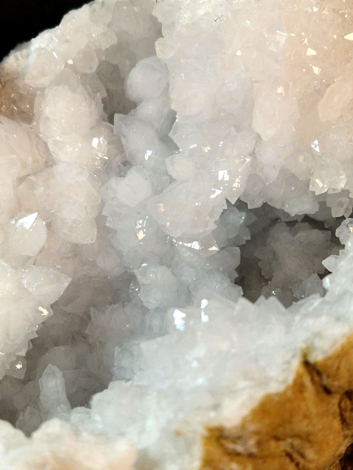 Bergkristall Kvarts Geode i två delar - ca 30cm - 2