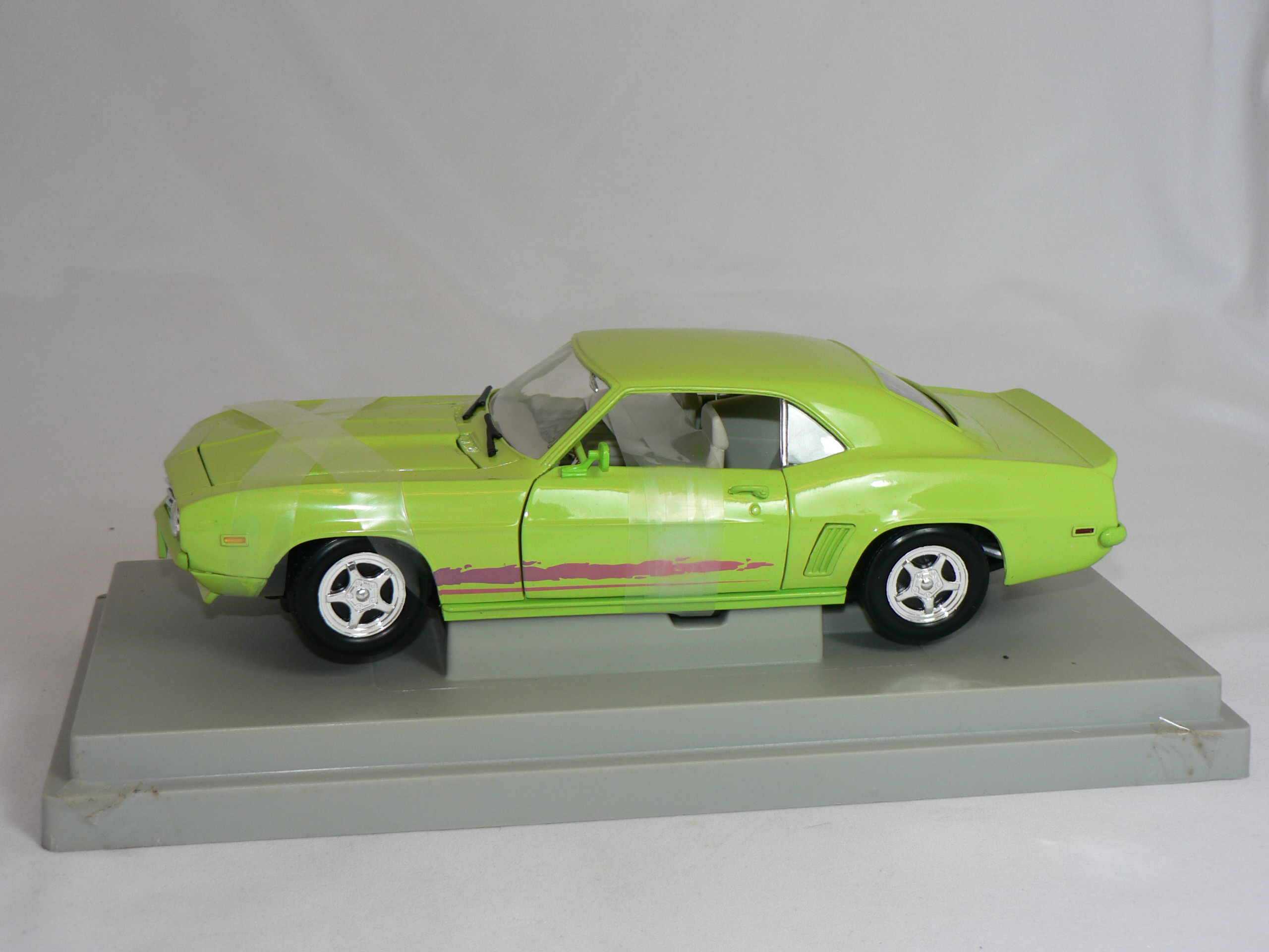 Chevrolet Camaro 1969  1:18 Ertl - 3