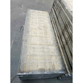 Lärk Bordskiva:  ''stenfabrik''  Längd 175 cm x 65 cm x 5,5 cm