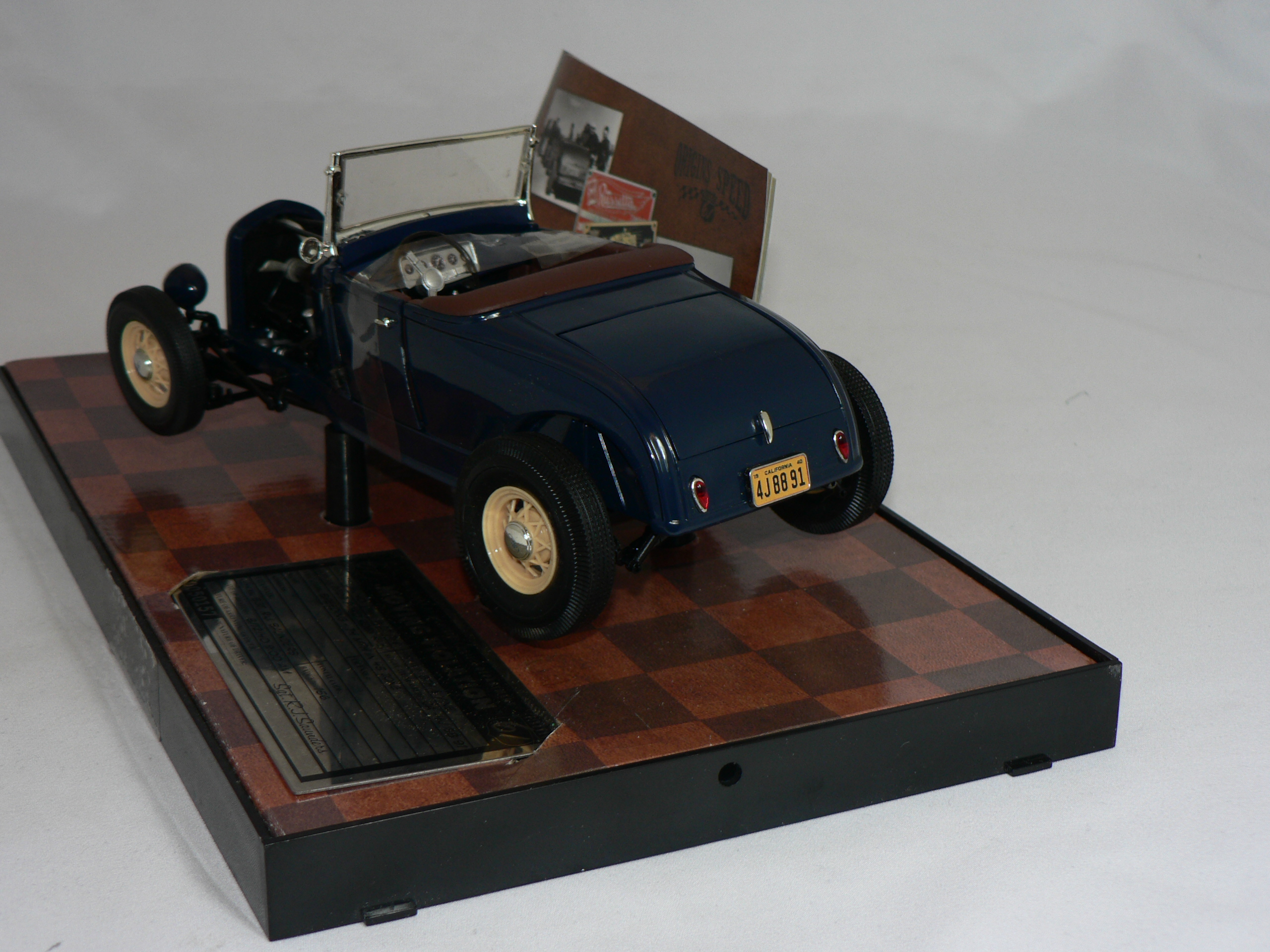 Ford Model A Roadster  1:18  Higway 61  (Trasig transparant Plast ) - 3
