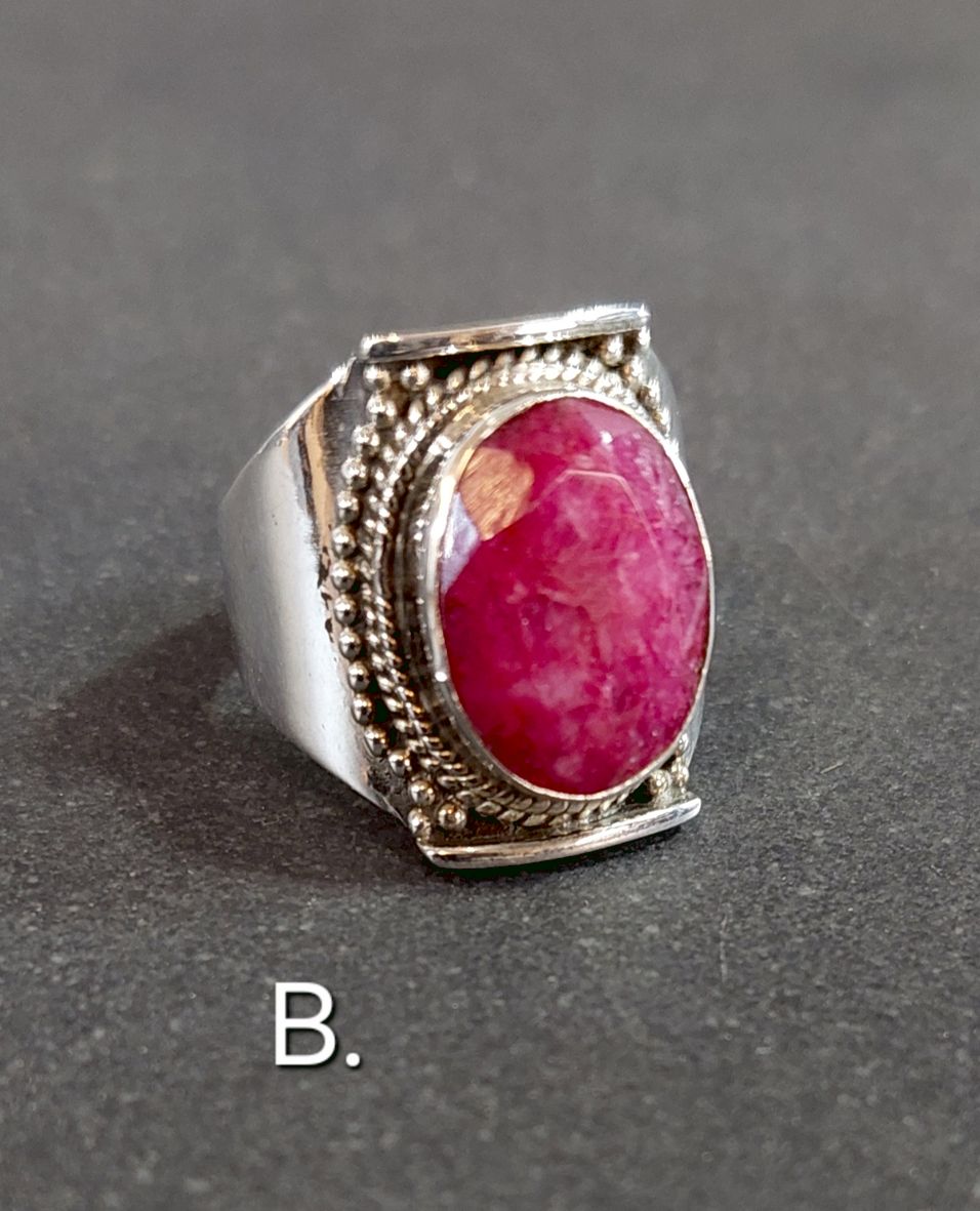 Filigran Ring Silver - Facettslipad Rubin Cabochon - 3 sorter - 3