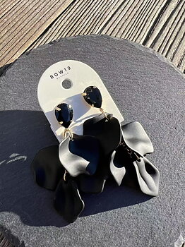 BOW19 Cz 4 Leaves Earrings Mat Black -NEW in 2025-