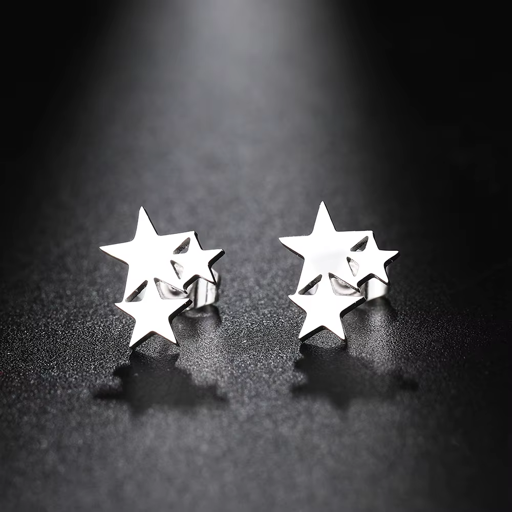Örhängen "Three stars"  i  rostfritt stål 