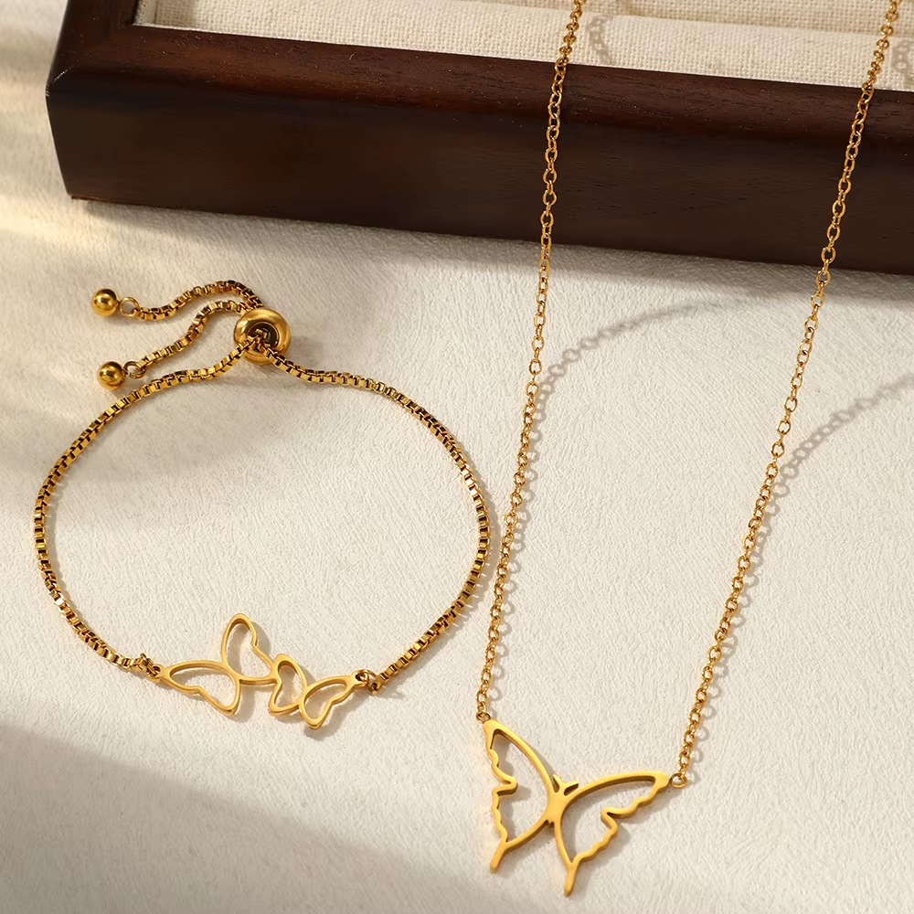 Smyckeset "Butterfly" i rostfritt stål och med 18K Guldplätering - 3