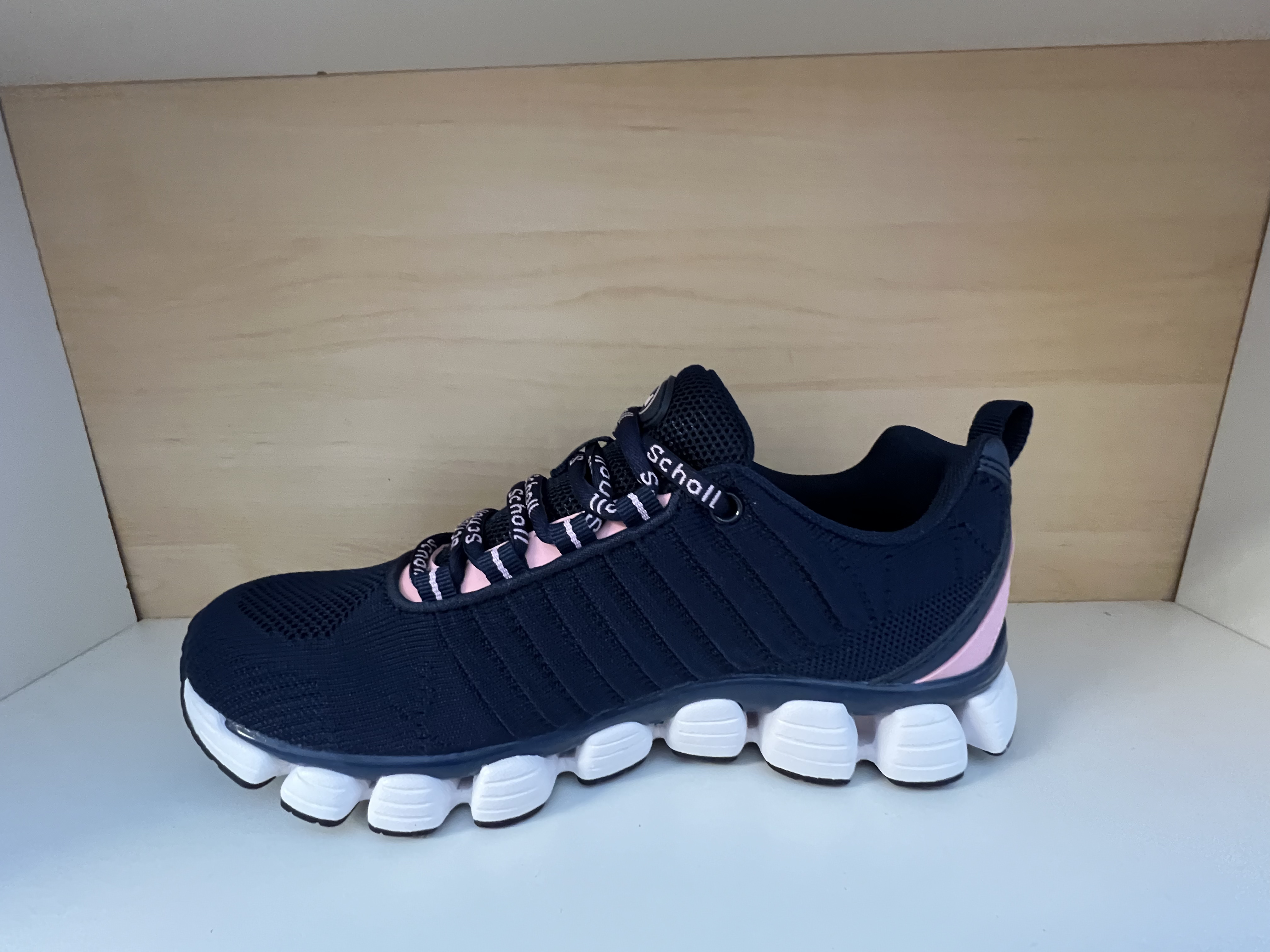 Scholl damsko mörkblå/rosa med Biomechanics sula som minskar påfrestningen på foten, anatomiskt framtagen för att upprätthålla fötternas korrekta hållning.  - 2