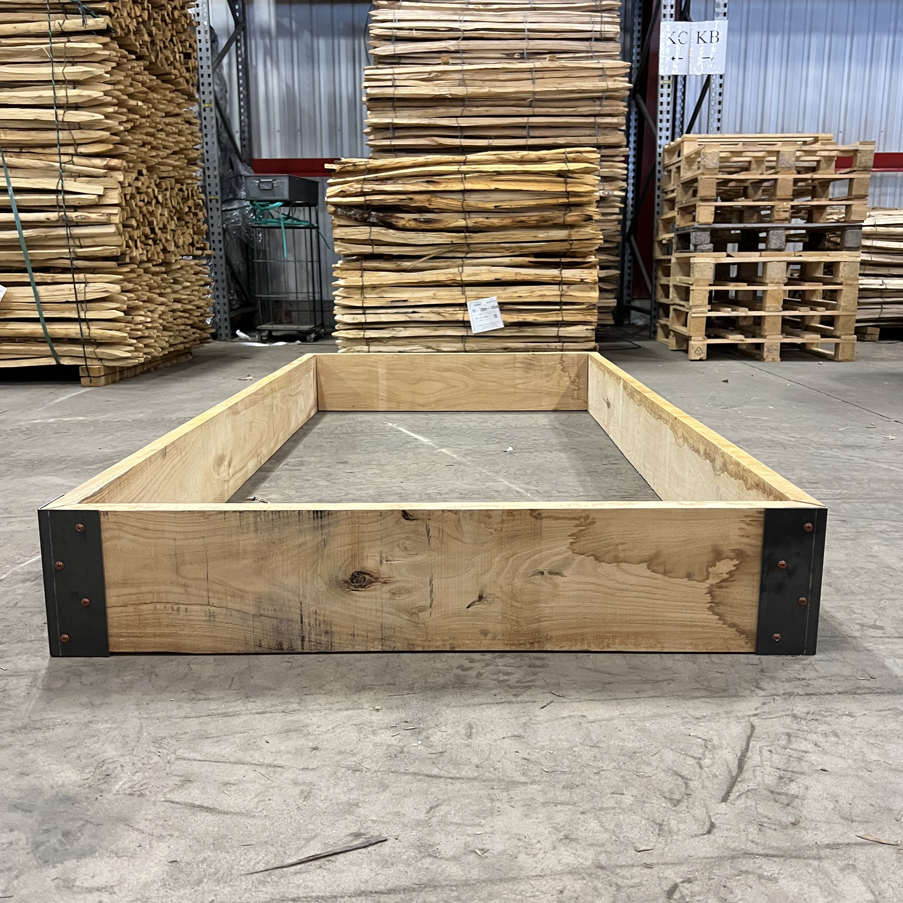 Odlingslåda av Ekplank & cortenstål hörnprofil  -  Längd 200 cm x bredd 100 cm