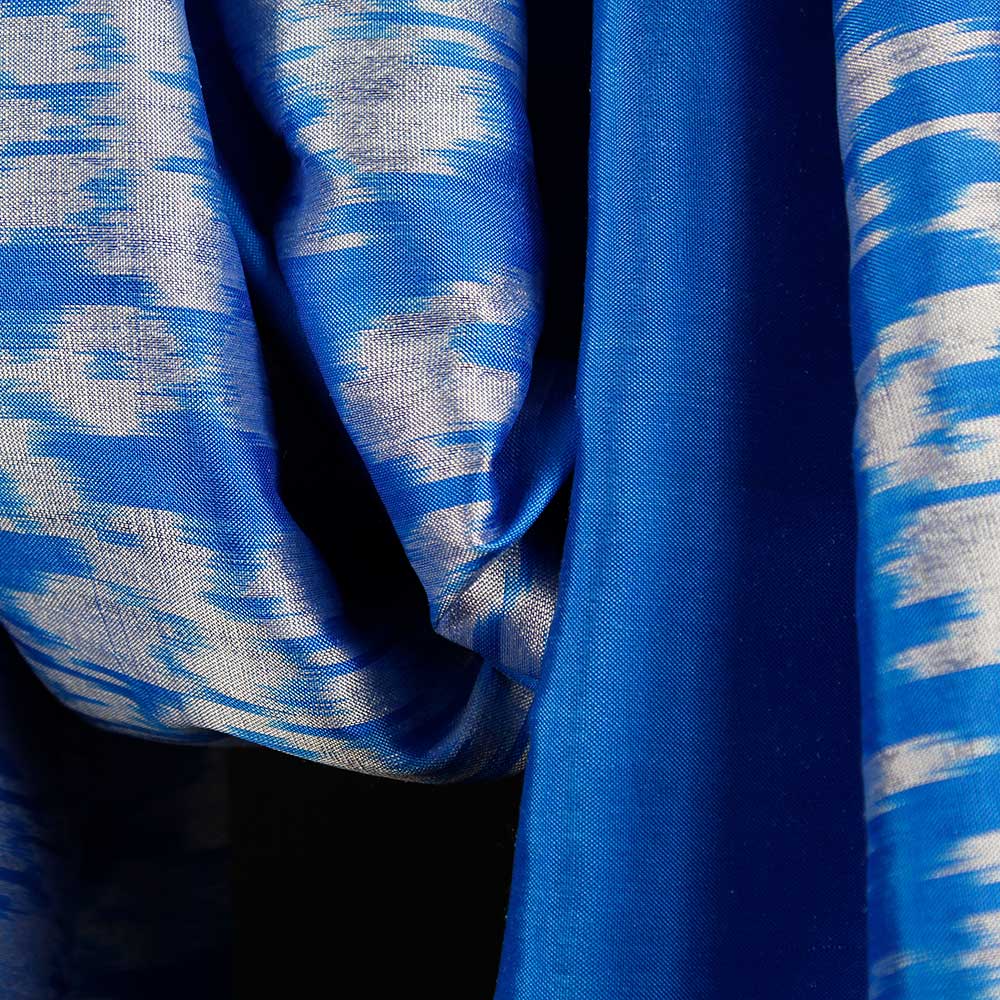 Sidensjal Ikat Kungsblå-Silvervit - 4