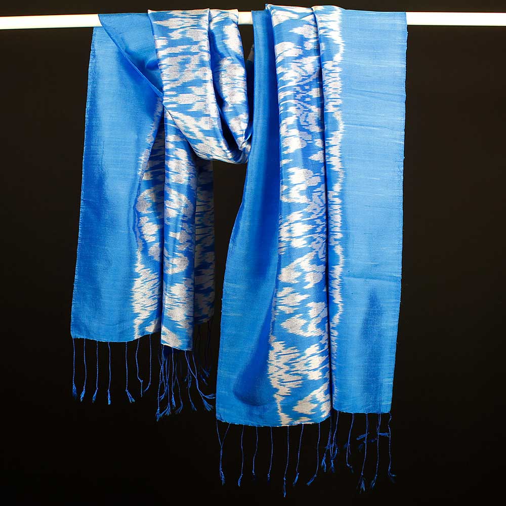 Sidensjal Ikat Kungsblå-Silvervit - 3