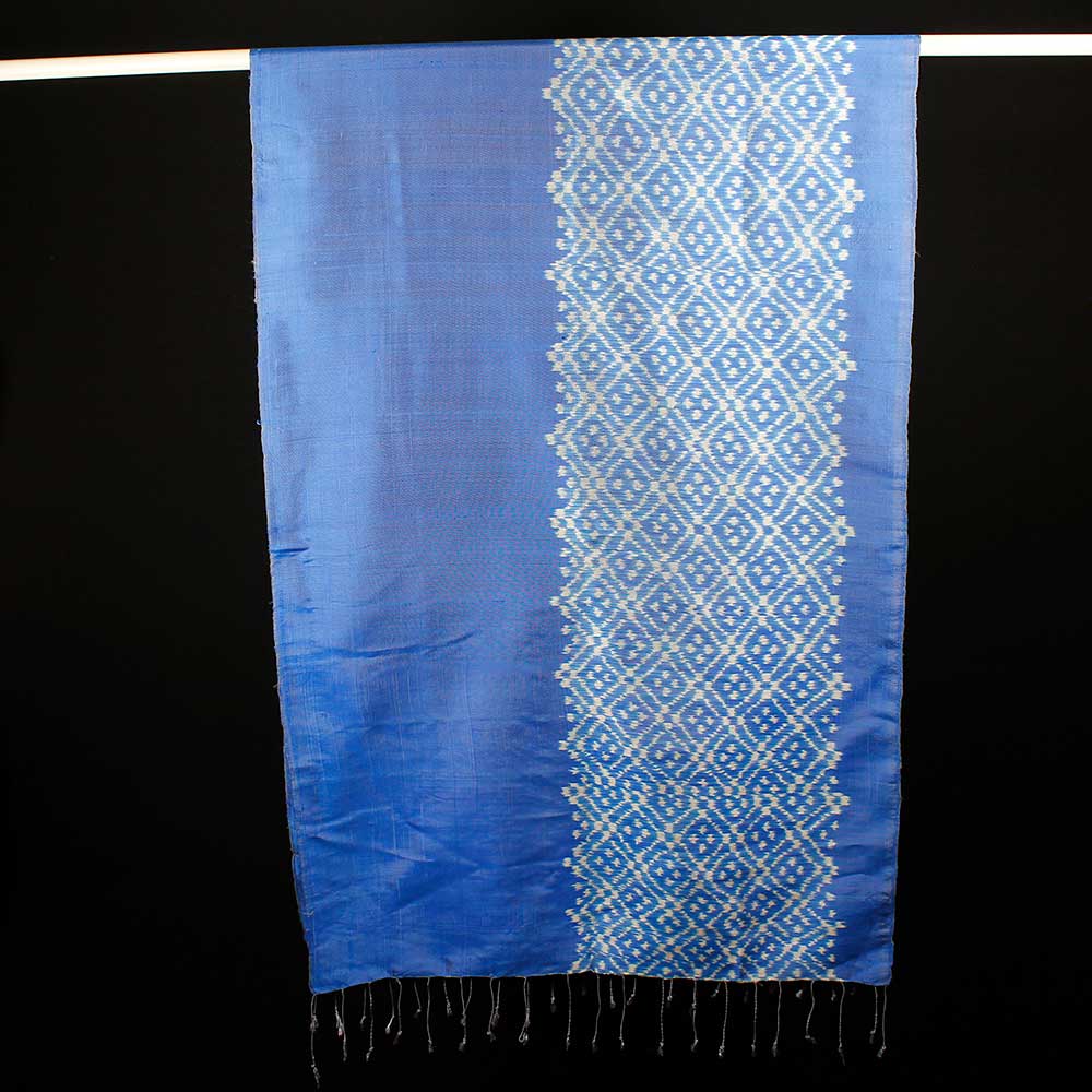 Sidensjal Ikat Blå-Silvervit - 3