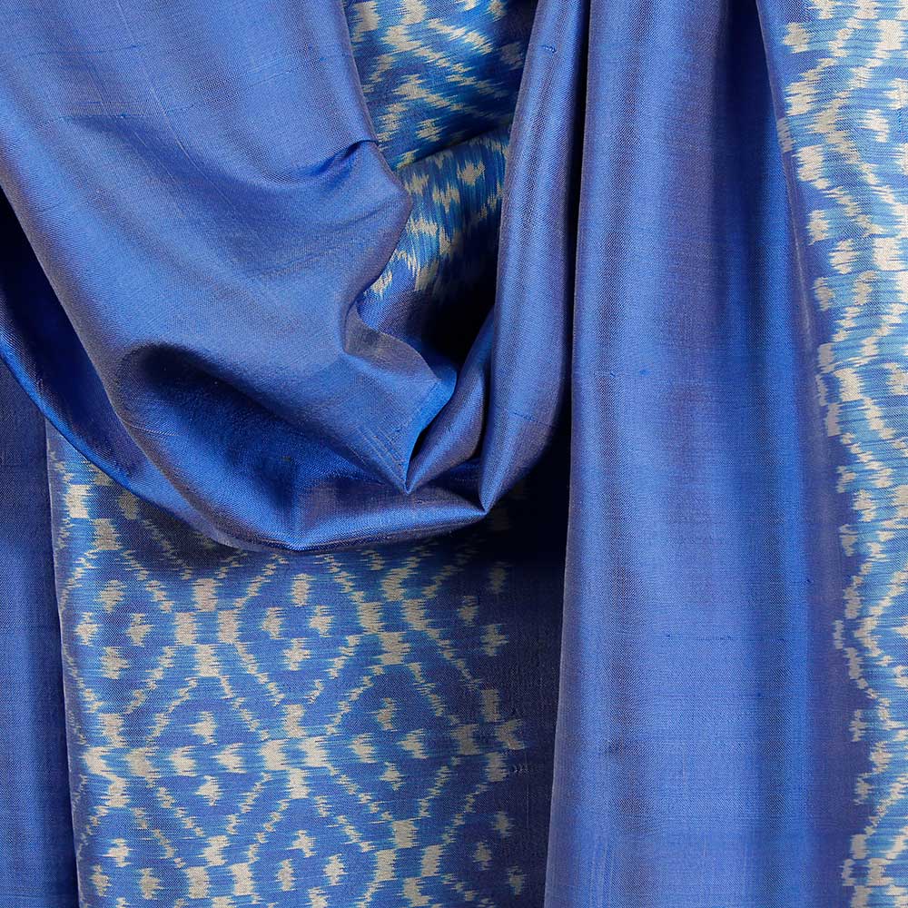 Sidensjal Ikat Blå-Silvervit - 2