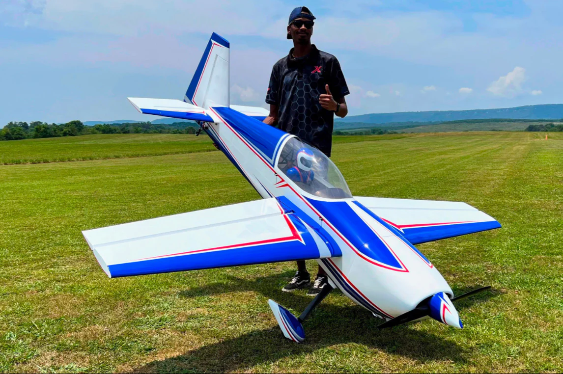 Extreme Flight Extra 260 104tum/2.6m 120-130CC Blue/White