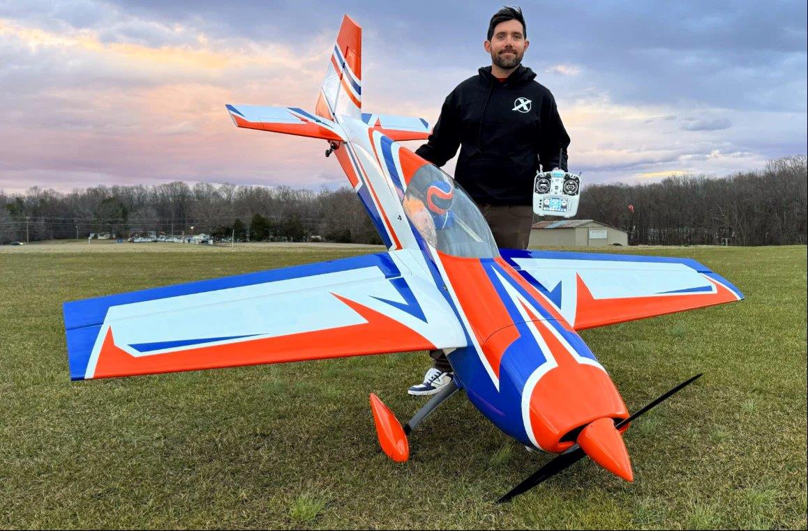 Extreme Flight Extra 260 104tum/2.6m 120-130CC Orange/Blue