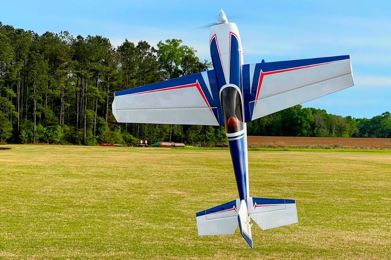 Extreme Flight Extra 260 67tum/1.7m AM670 Blue/White - 2