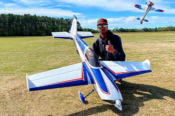 Extreme Flight Extra 260 67tum/1.7m AM670 Blue/White