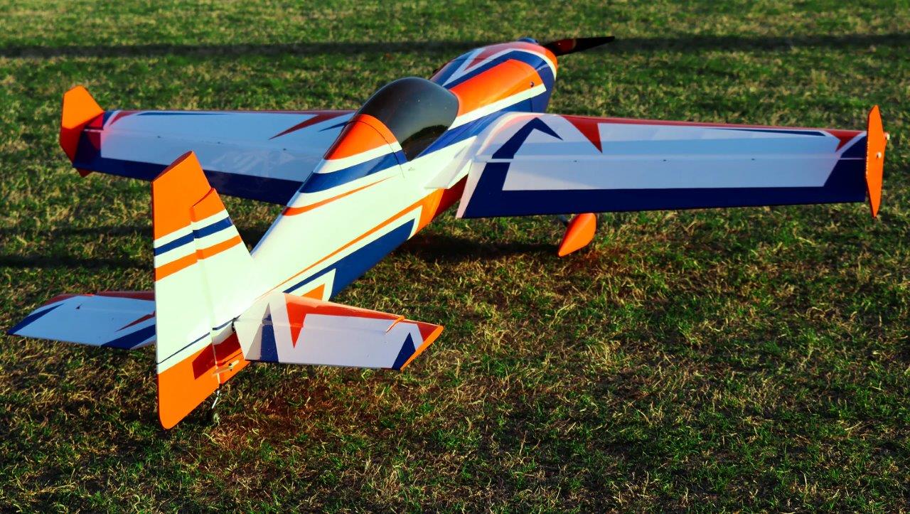 Extreme Flight Extra 260 67tum/1.7m AM670 Orange/White - 3