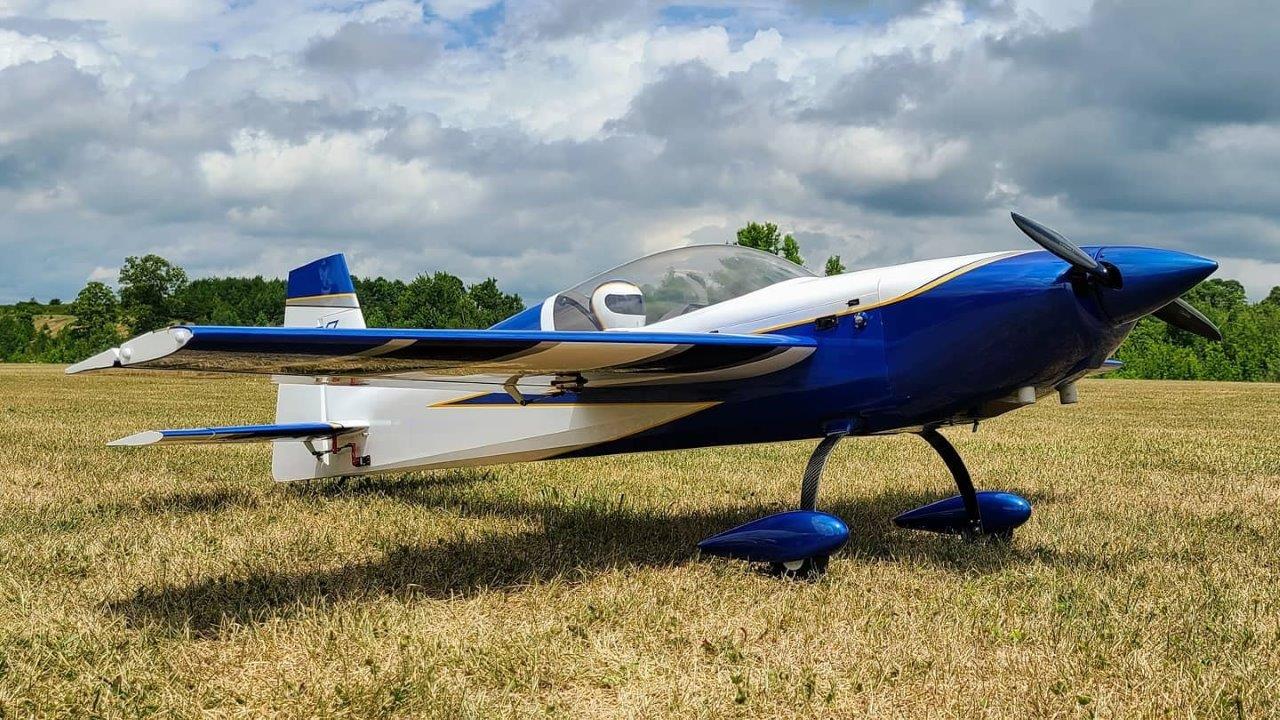 Extreme Flight Extra 300 91tum/2.3M 70-76CC/XPWR 60CC V2 Blue/White