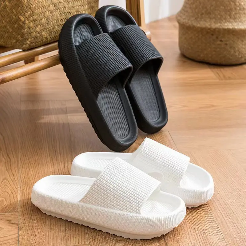 Zachte bad- en pantoffels voor binnen