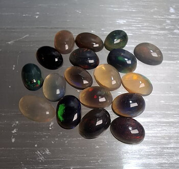  Opal Cabochon  - AA+ kvalitet- 18st
