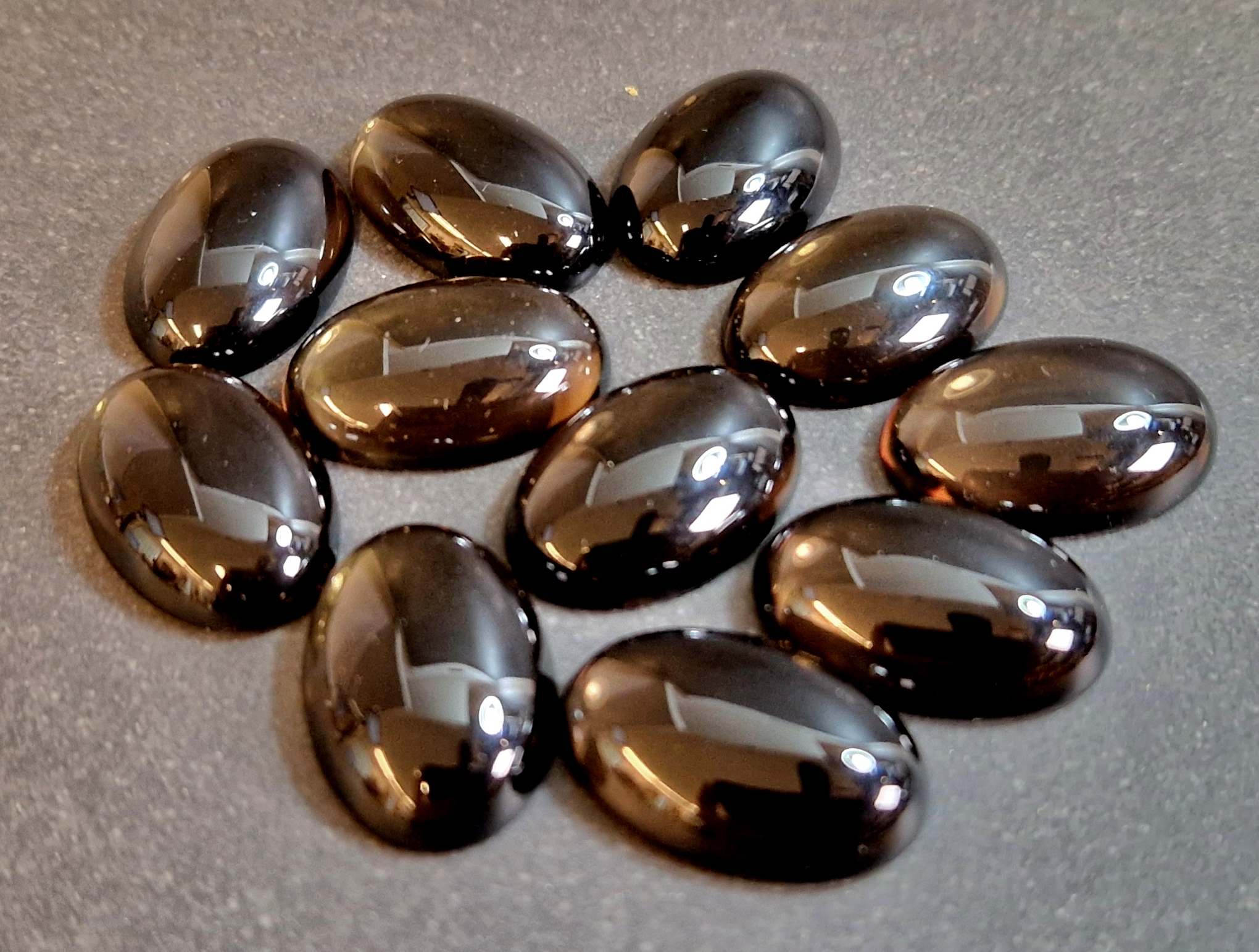 Oval Rökkvarts Cabochon