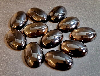 Oval Rökkvarts Cabochon