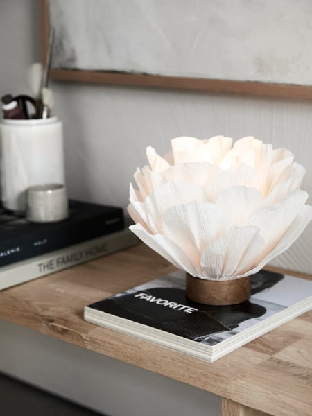 Lisa table lamp