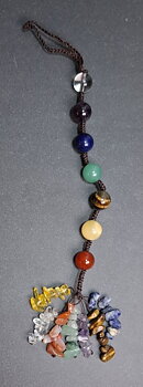 Mini Klot Chakra hänge med Dangels, 7 olika färgar
