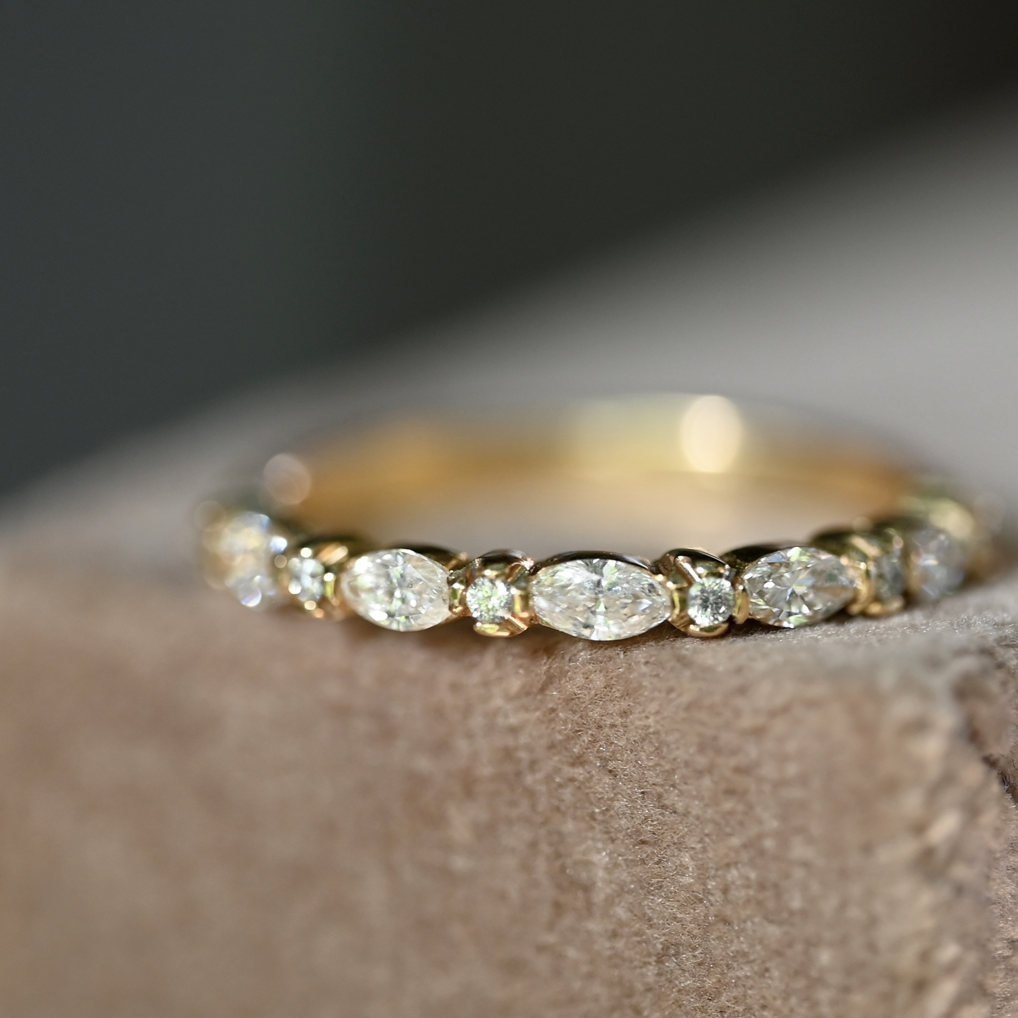 Ring Maggie handgjord diamanter guld 18 karat