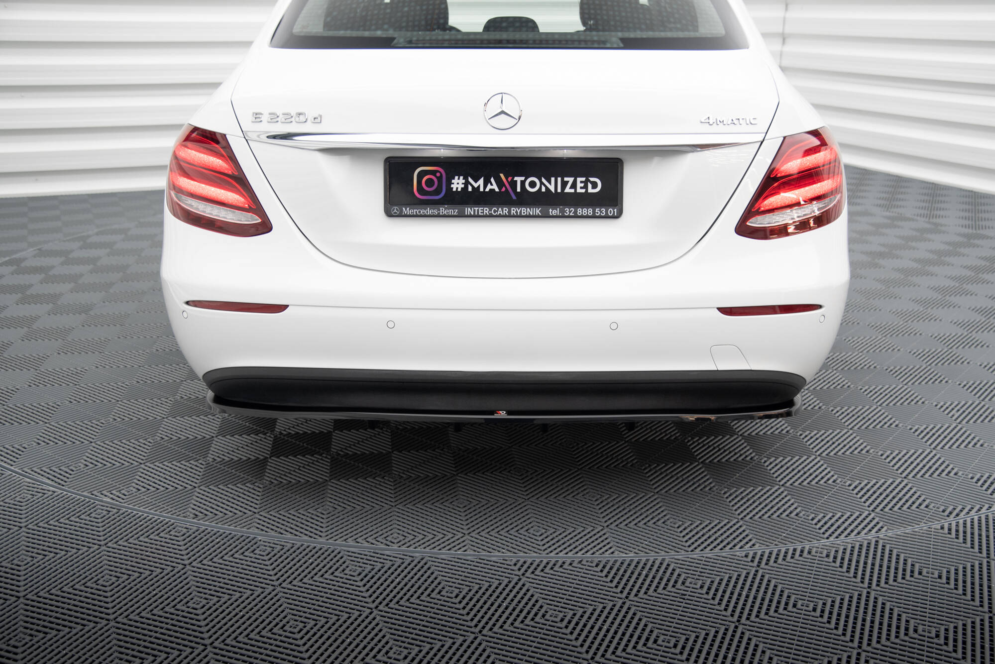 Maxton - Rear Splitter (with vertical bars) Mercedes-Benz E W213 - 3