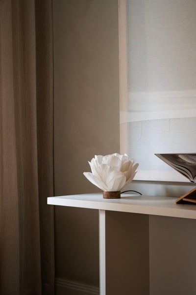 Lisa bordslampa - Papper/Trä - Lampa - Lotus - Vit - 6