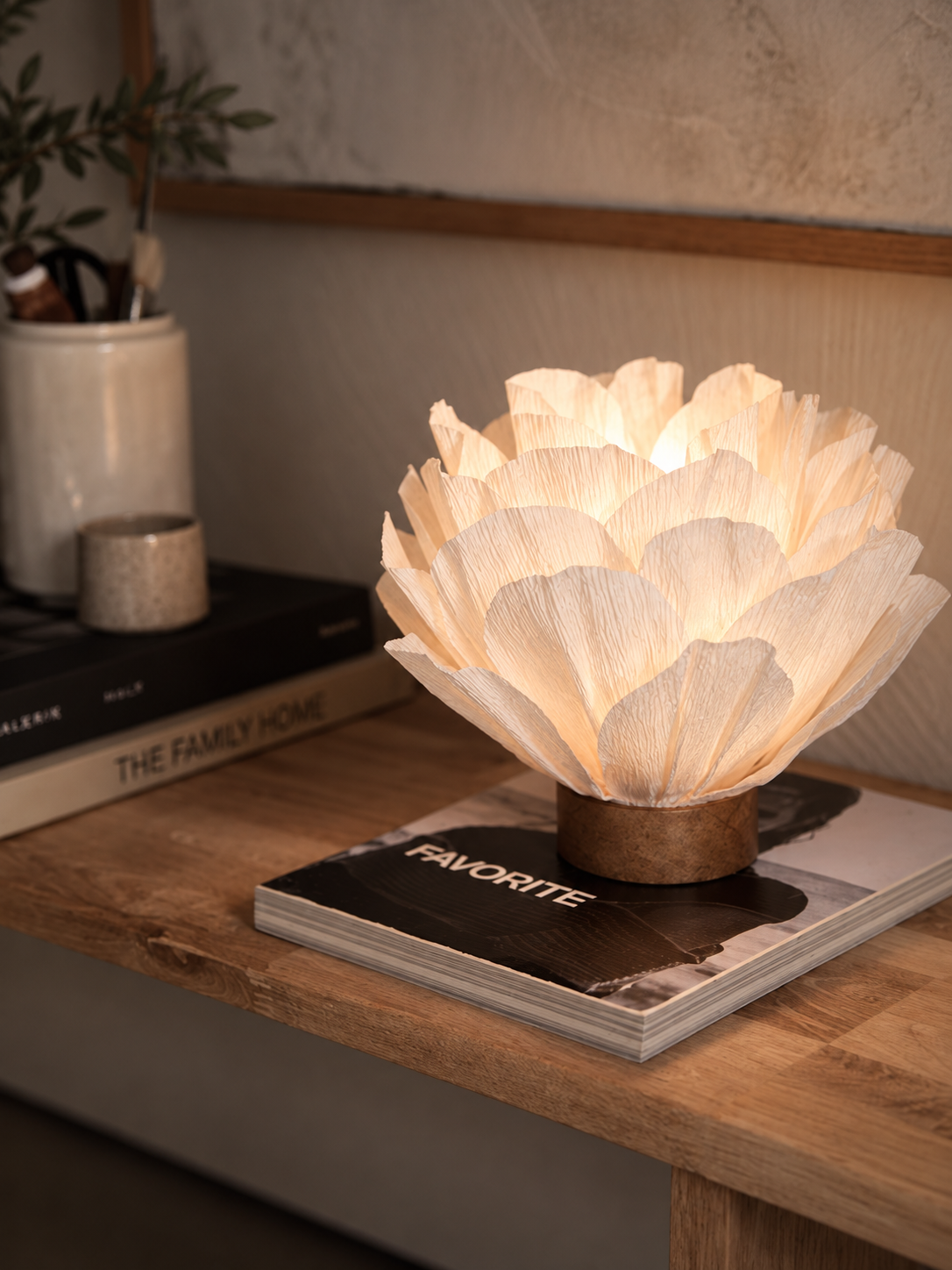 Lisa table lamp - Paper/Wood - Lamp - Lotus - White - 2