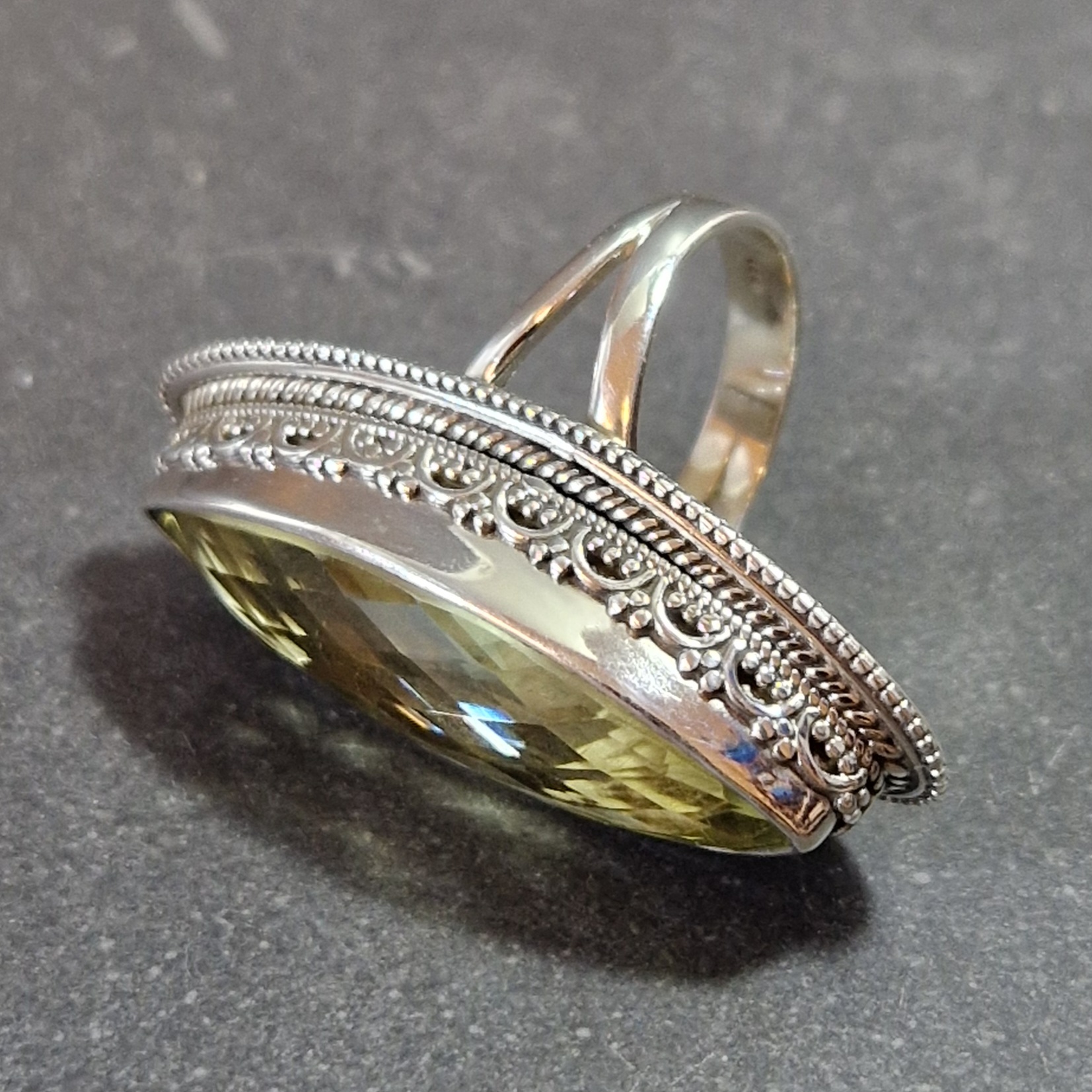 Filigran Ring Silver - Citrin Cabochon - 3 sorter - 6
