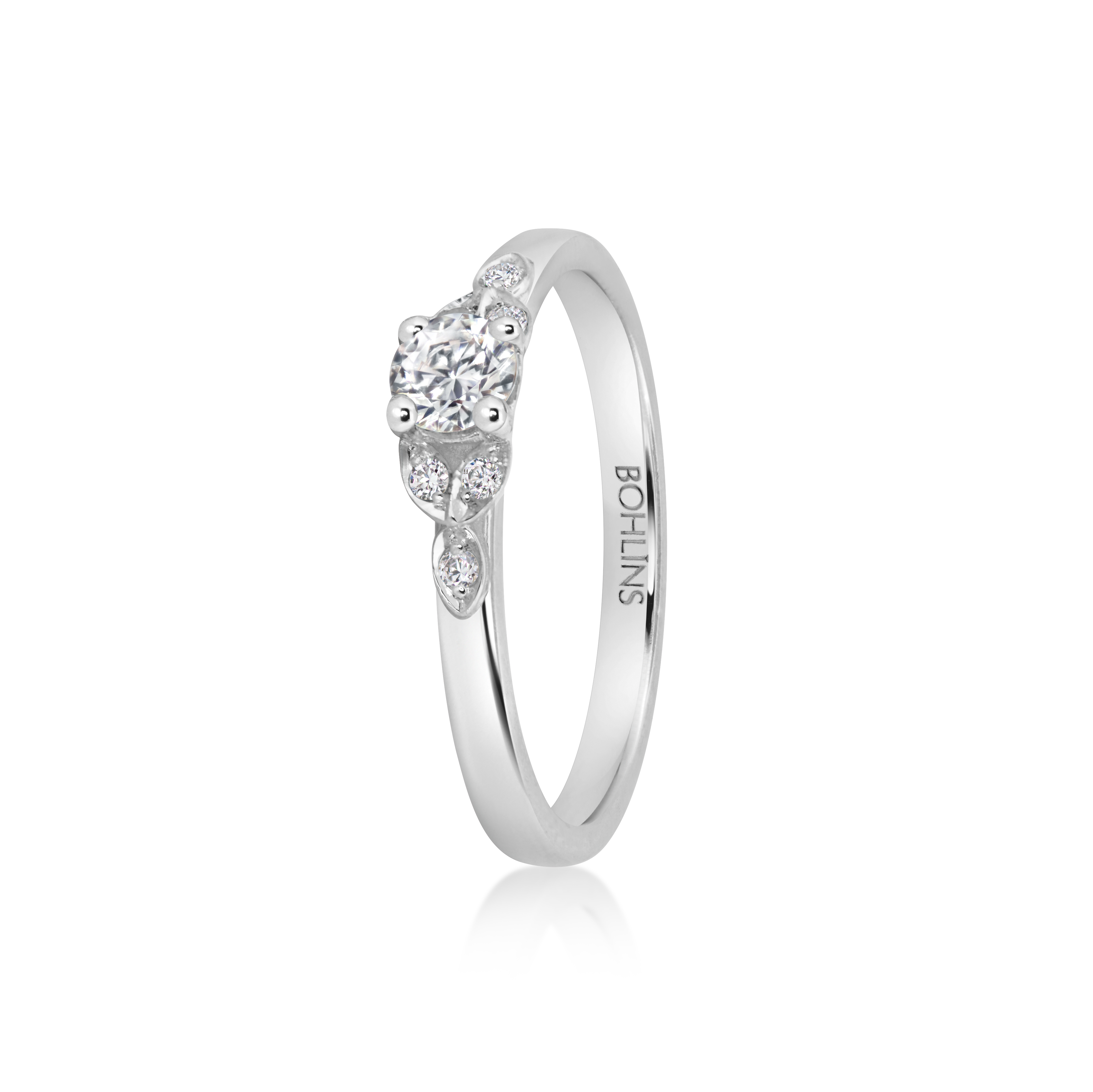 Maria 0,23ct med 6x0,01ct navettefattning Sofia