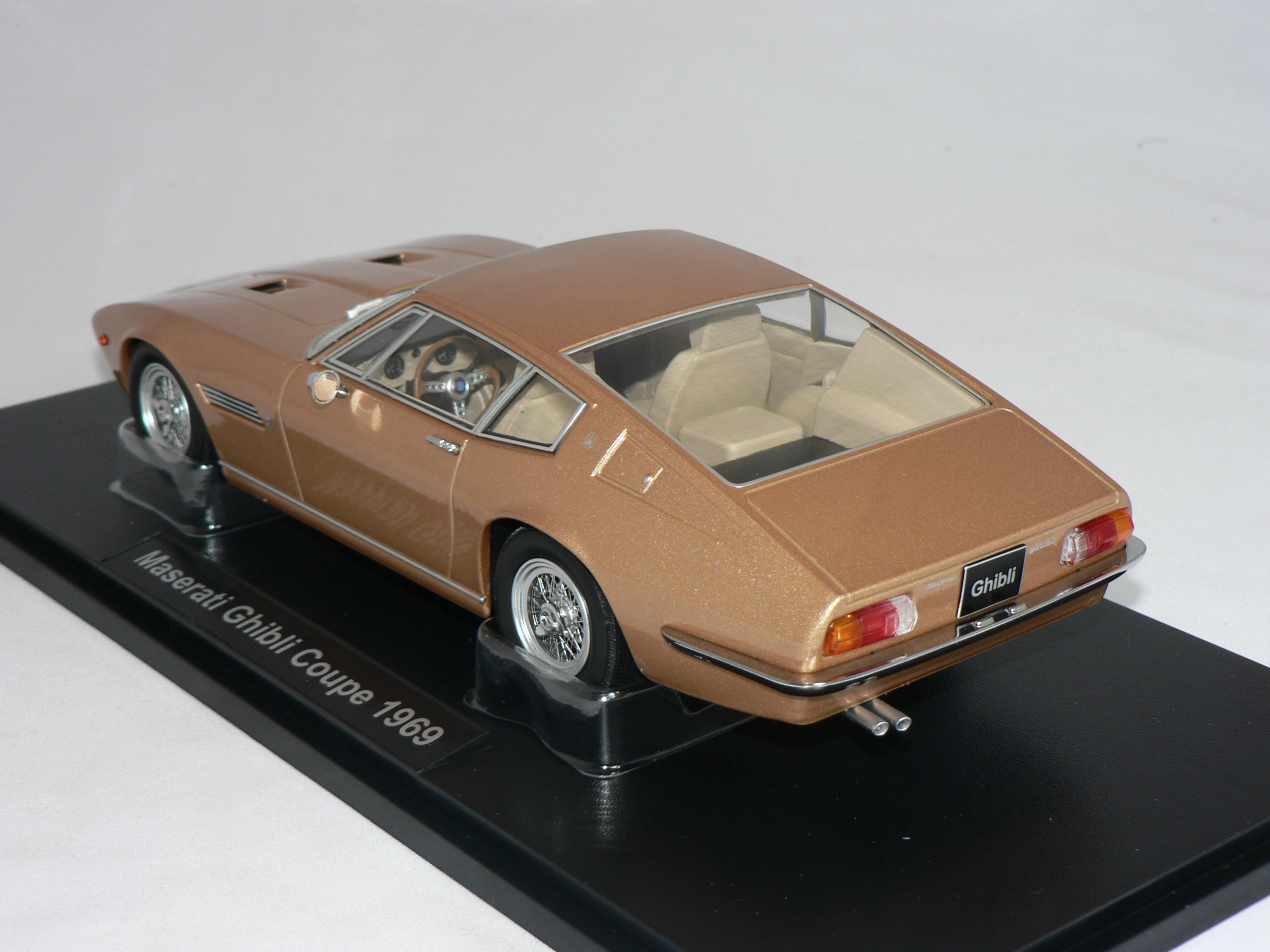 Maserati Ghibli Coupe  1969  1:18  KK Scale - 2