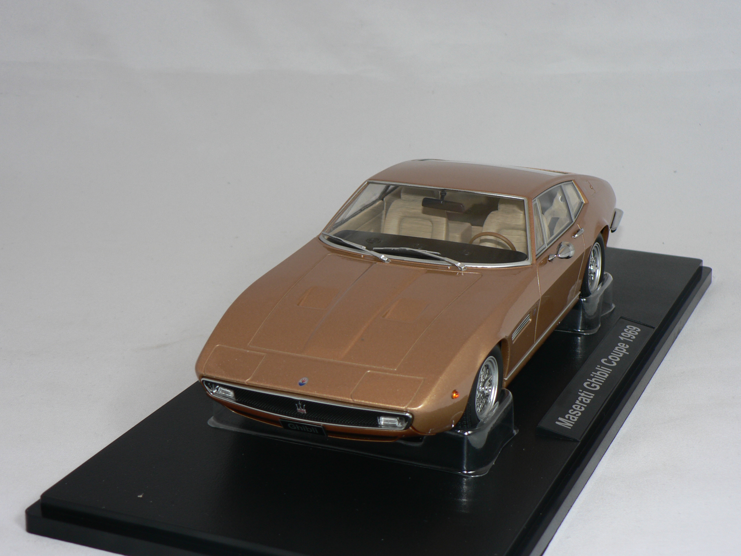 Maserati Ghibli Coupe  1969  1:18  KK Scale