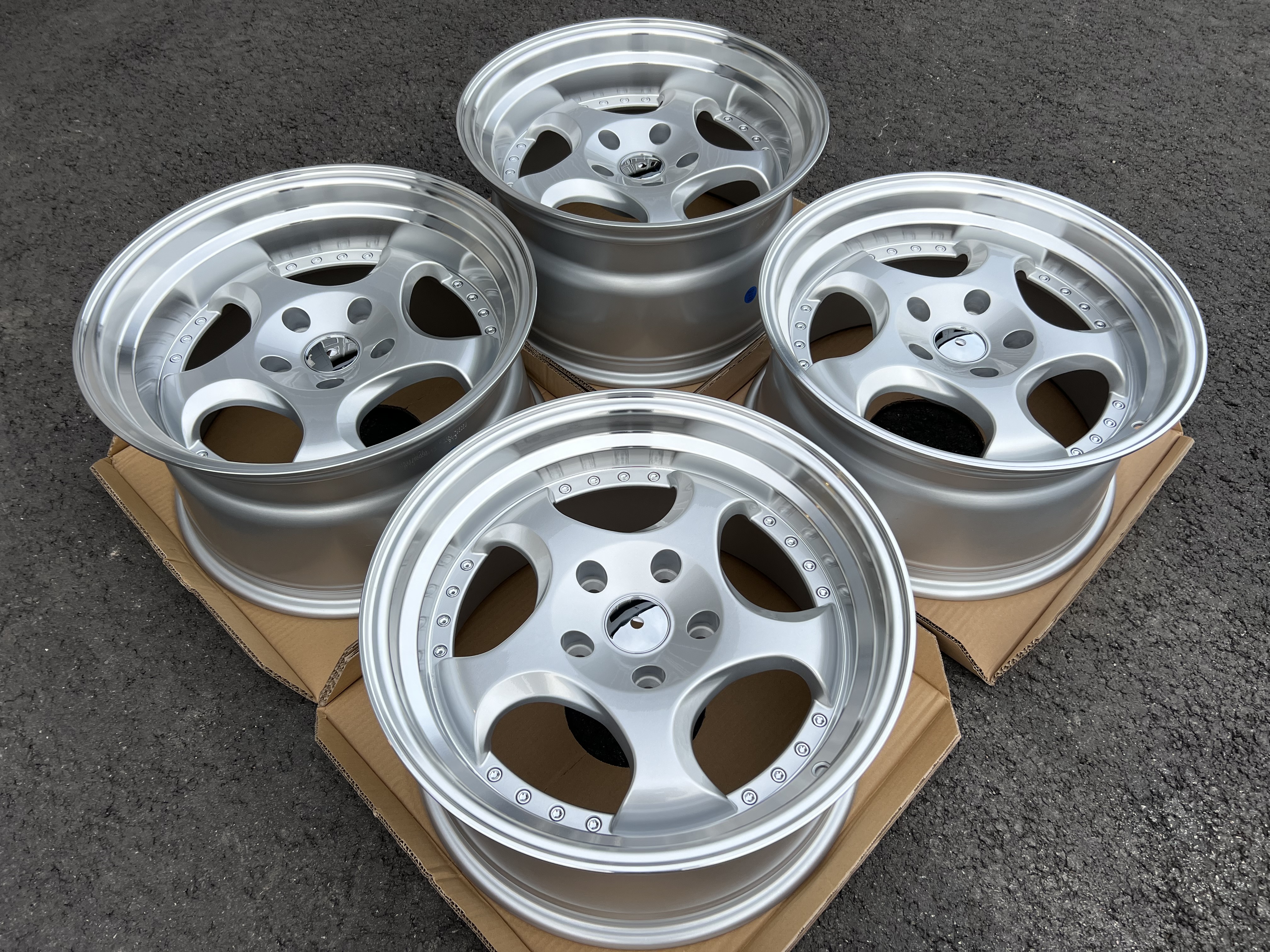 17" ZW1 Style Silver/pol 5x120