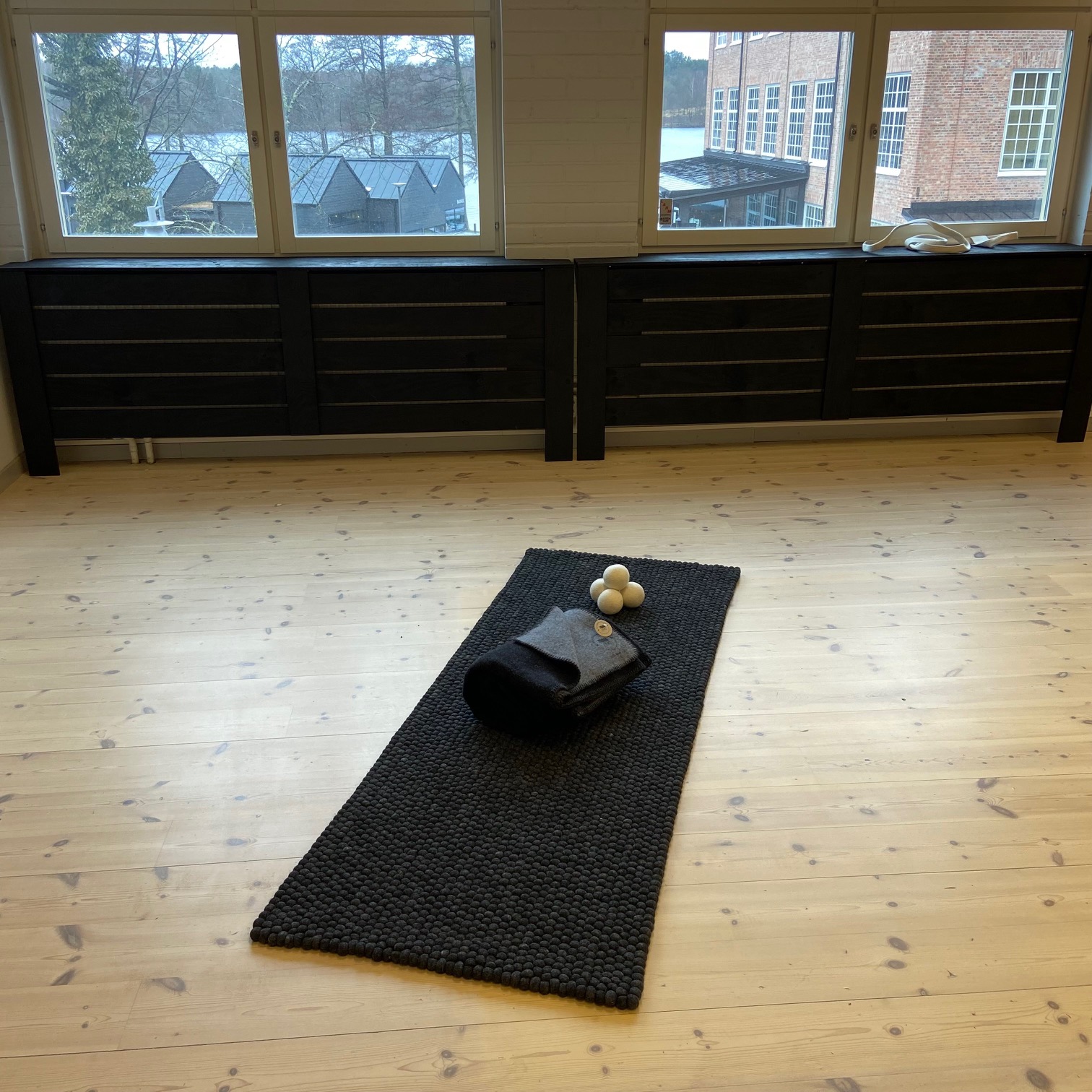 Yoga, meditation och träningsmatta tillverkade av ullbollar! - 23