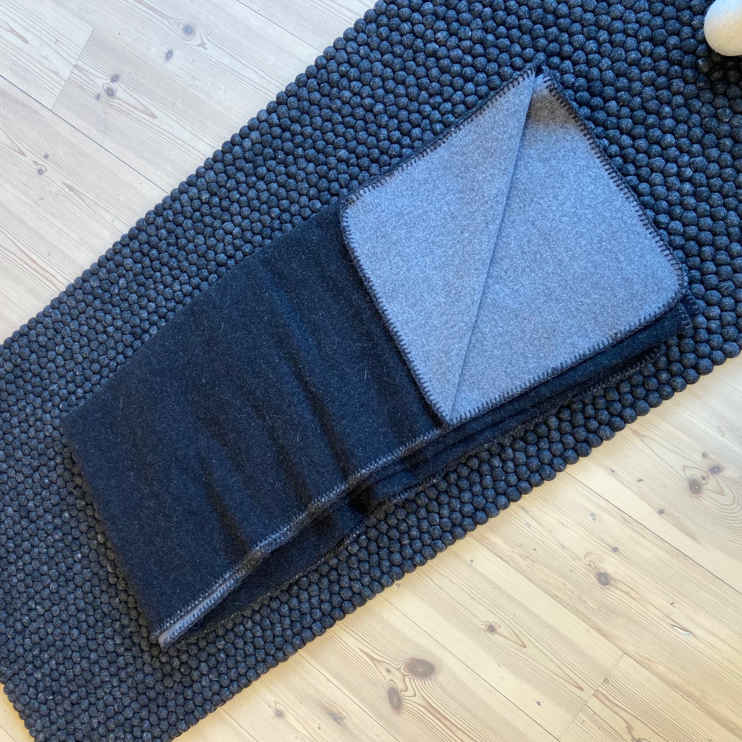Yoga, meditation och träningsmatta tillverkade av ullbollar! - 21